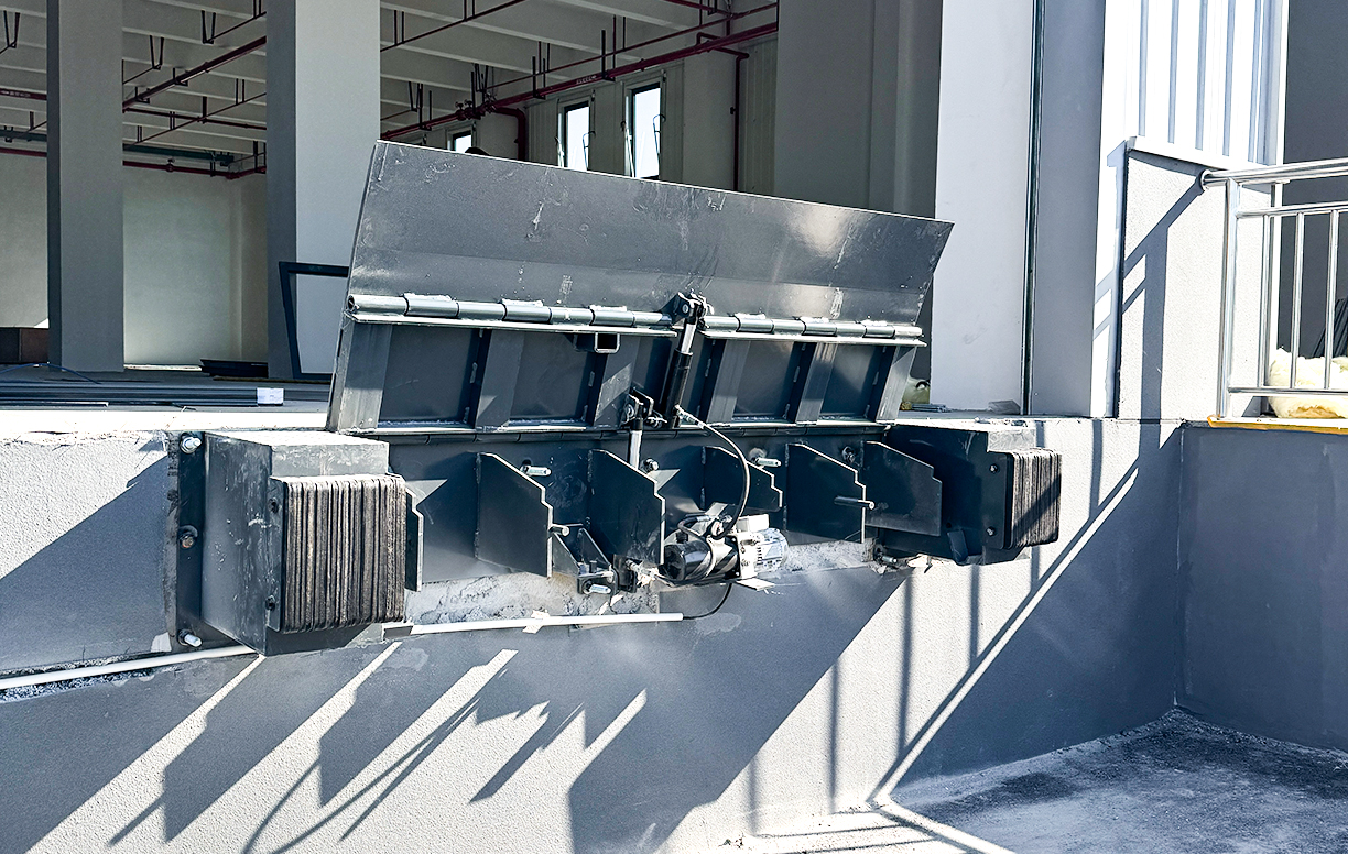 Jak zainstalować hydrauliczną krawędź pomostu przeładunkowego: instrukcja instalacji krok po kroku